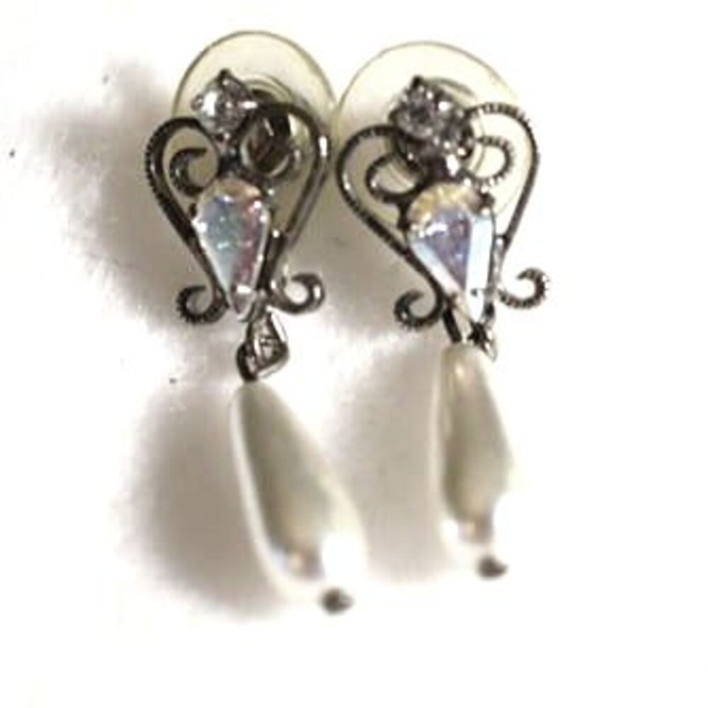 Vintage Chic Feligree Aurora Rhinestone Faux Pearl Silver Tone Dangle Earrings